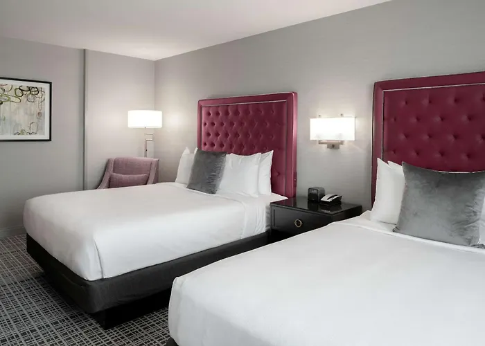 The Axis Hotel, Tapestry Collection By Hilton