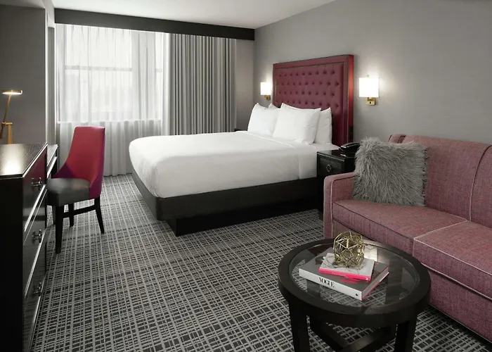 The Axis Hotel, Tapestry Collection By Hilton