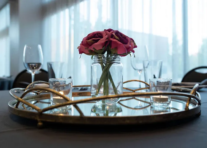 The Axis Hotel, Tapestry Collection By Hilton Hotel