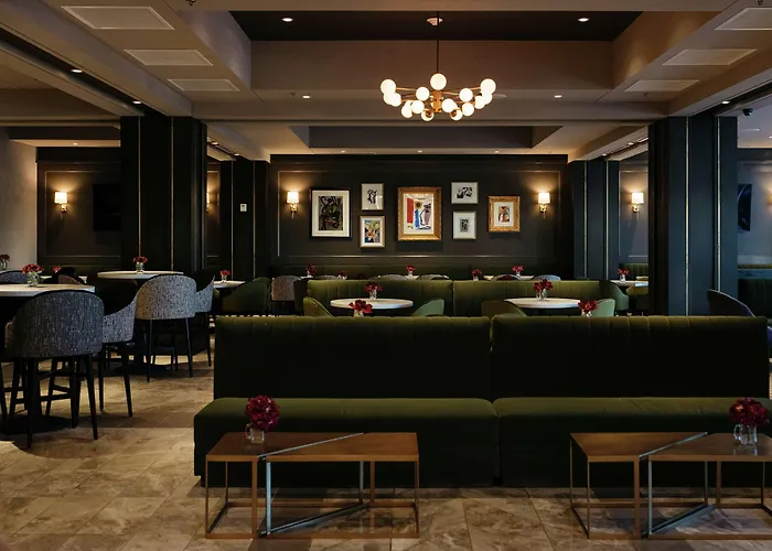 The Axis Hotel, Tapestry Collection By Hilton 4* Moline