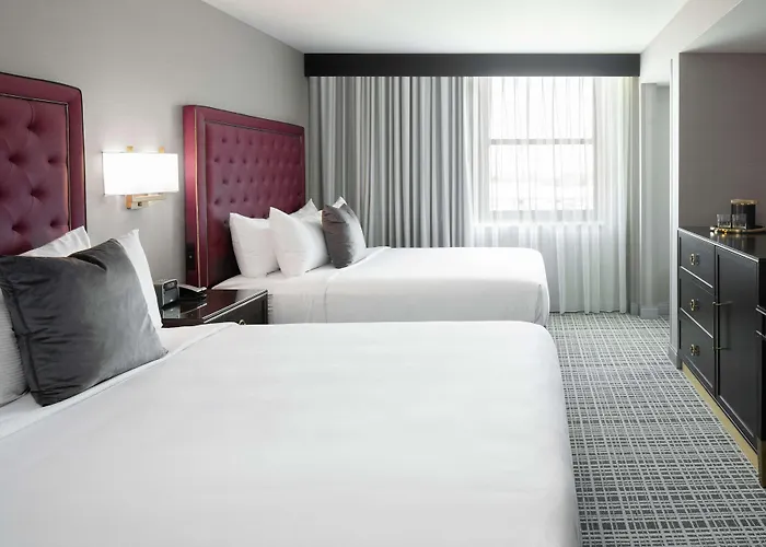 The Axis Hotel, Tapestry Collection By Hilton 4*
