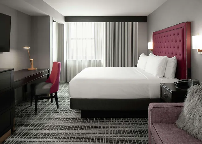 The Axis Hotel, Tapestry Collection By Hilton