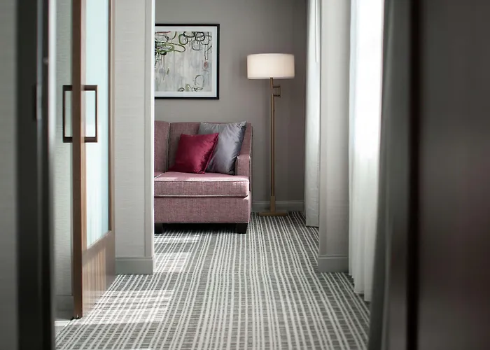 The Axis Hotel, Tapestry Collection By Hilton 4*